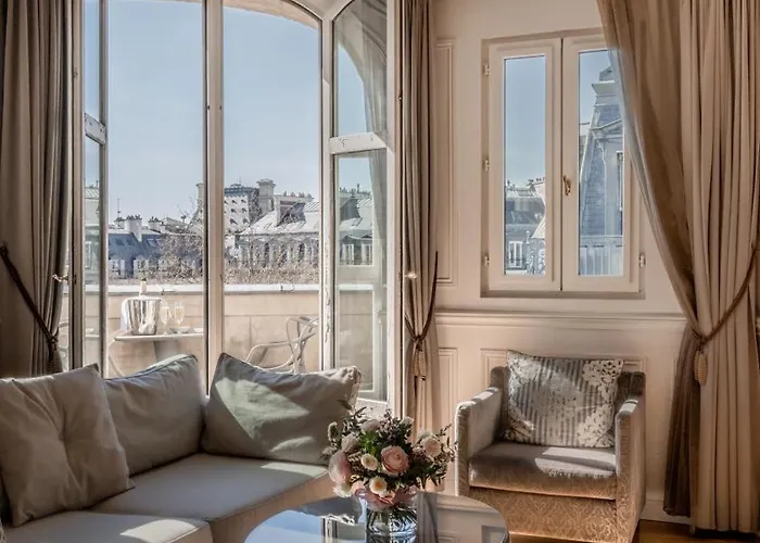 La Clef Louvre Paris By The Crest Collection