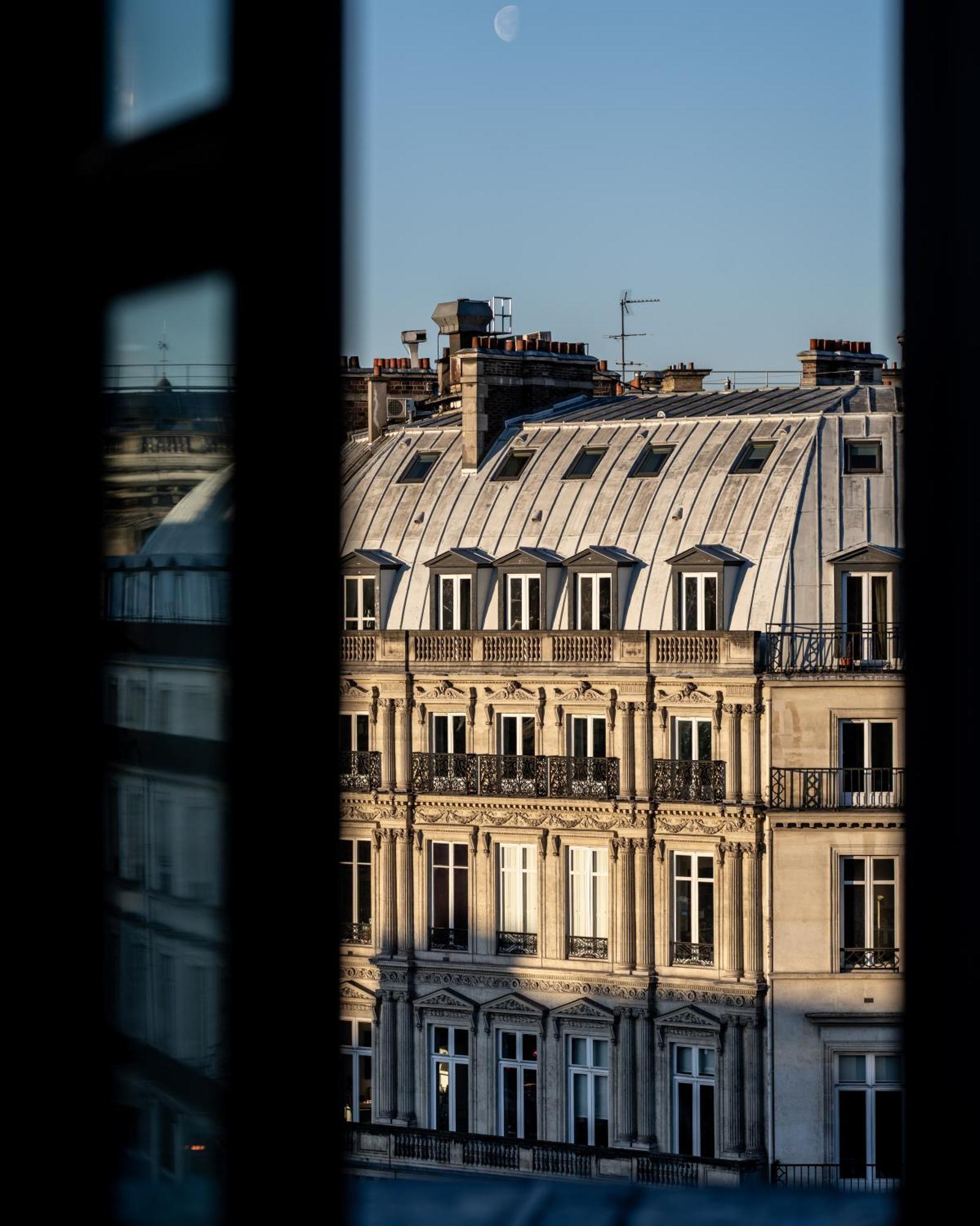 La Clef Louvre By The Crest Collection Paris
